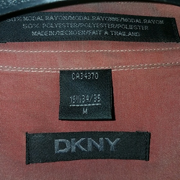 DKNY 50/50 Rayon/Polyester shiny shirt - Picture 2 of 6